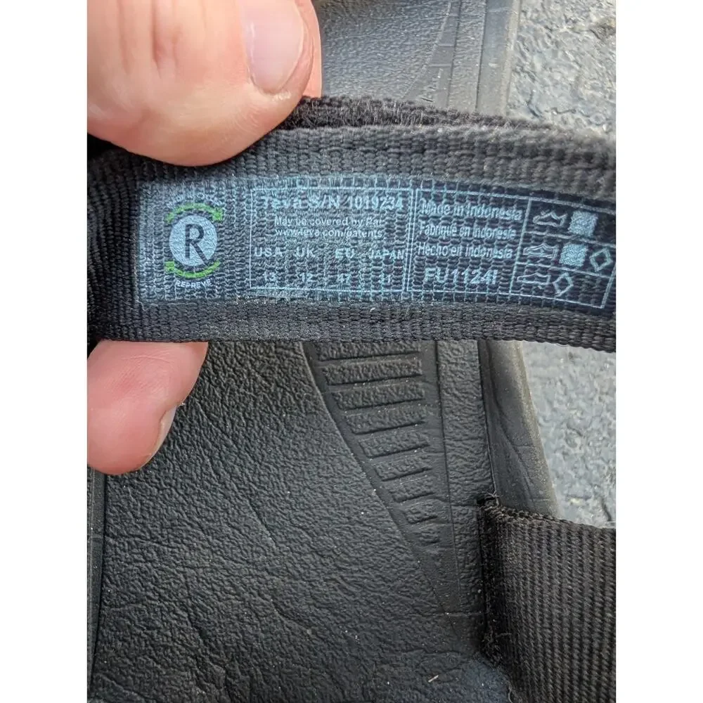 Teva mens hurricane